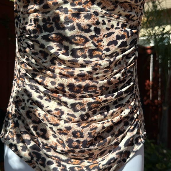 Cheetah one piece swimsuit - Picture 3 of 5